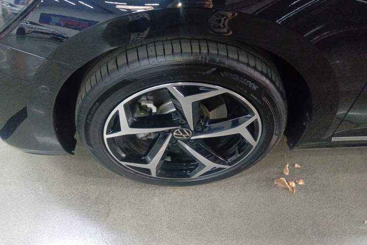 Used Volkswagen Passat 2025 Outstanding Model 380TSI Starry Dragon Glorious Edition Left Front Wheel Hub