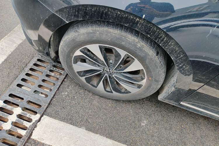 Used Volkswagen Passat 2025 Outstanding Model 280TSI Business Edition Left Front Wheel Hub