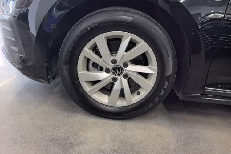 Used Volkswagen Passat 2025 Outstanding Model 280TSI Business Edition Left Front Wheel Hub