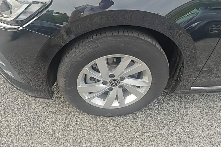 Used Volkswagen Passat 2025 Outstanding Model 280TSI Business Edition Left Front Wheel Hub