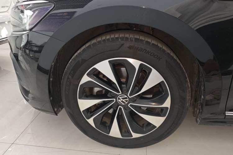 Used Volkswagen Passat 2025 Outstanding Model 280TSI Business Edition Left Front Wheel Hub