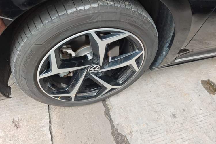 Used Volkswagen Passat 2025 Outstanding Model 380TSI Starry Dragon Edition Left Front Wheel Hub