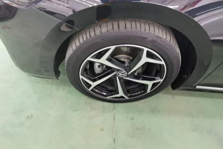 Used Volkswagen Passat 2025 Outstanding Model 380TSI Starry Dragon Edition Left Front Wheel Hub