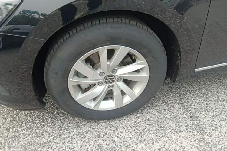 Used Volkswagen Passat 2025 Outstanding Model 280TSI Business Edition Left Front Wheel Hub