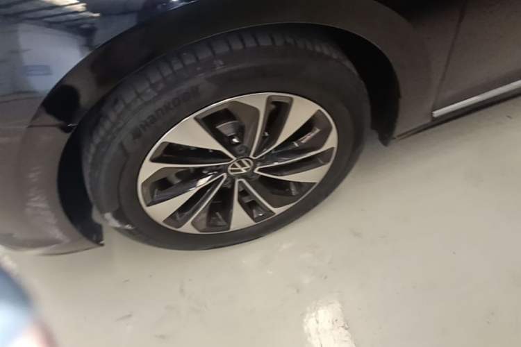 Used Volkswagen Passat 2025 Outstanding Model 280TSI Business Edition Left Front Wheel Hub