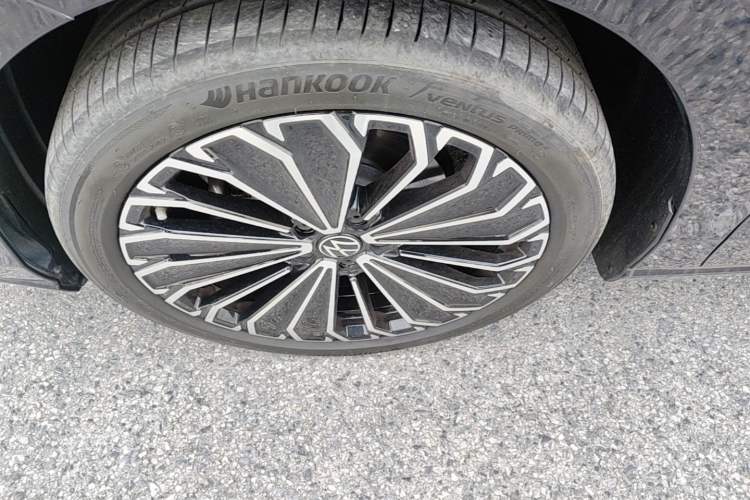 Used Volkswagen Passat 2025 Pro 380TSI Dragon Supreme Edition Left Front Wheel Hub