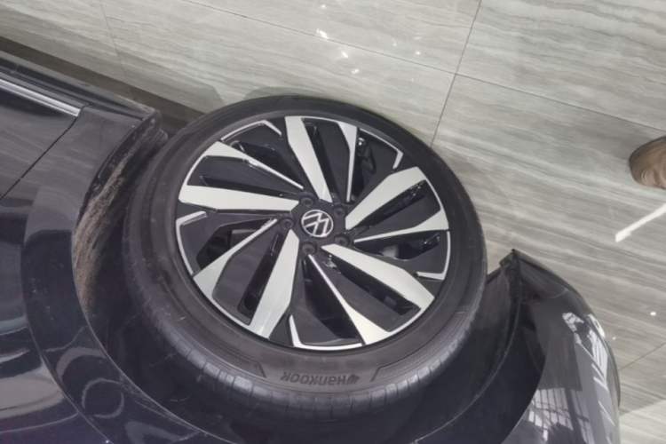 Used Volkswagen Passat 2025 Premium Version 380TSI Dragon Edition Left Front Wheel Hub