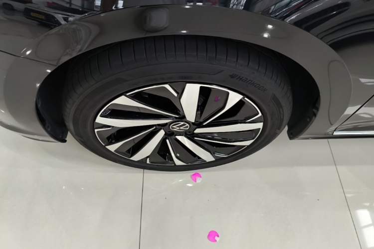 Used Volkswagen Passat 2025 Premium Version 380TSI Dragon Edition Left Front Wheel Hub