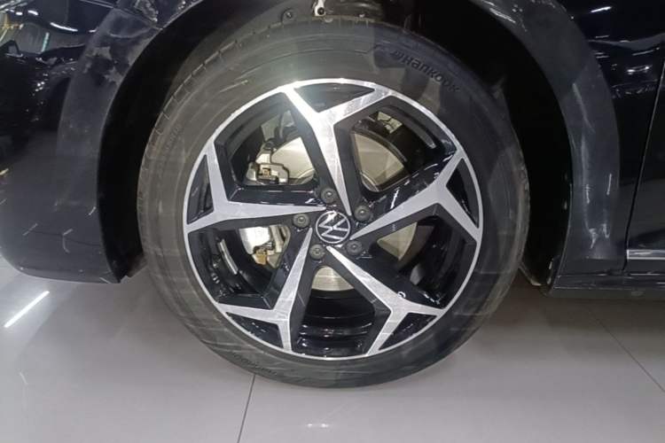 Used Volkswagen Passat 2025 Outstanding Model 380TSI Starry Dragon Edition Left Front Wheel Hub