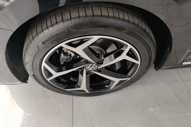 Used Volkswagen Passat 2025 Outstanding Model 380TSI Starry Dragon Edition Left Front Wheel Hub