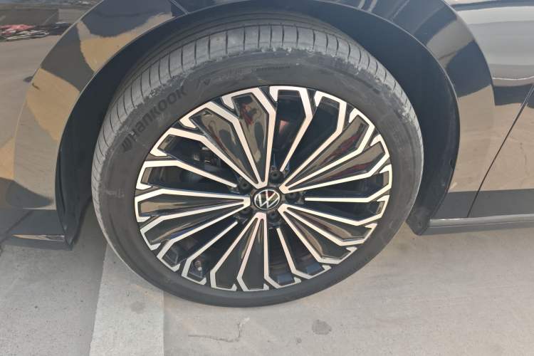 Used Volkswagen Passat 2025 Pro 380TSI Dragon Supreme Edition Left Front Wheel Hub
