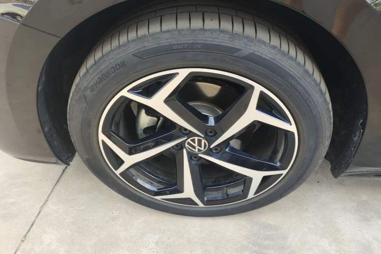 Used Volkswagen Passat 2025 Outstanding Model 380TSI Starry Dragon Edition Left Front Wheel Hub
