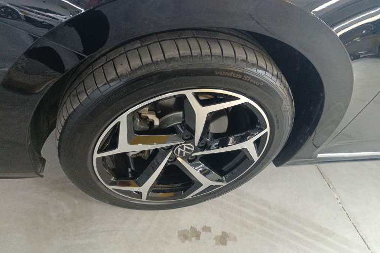 Used Volkswagen Passat 2025 Outstanding Model 380TSI Starry Dragon Edition Left Front Wheel Hub