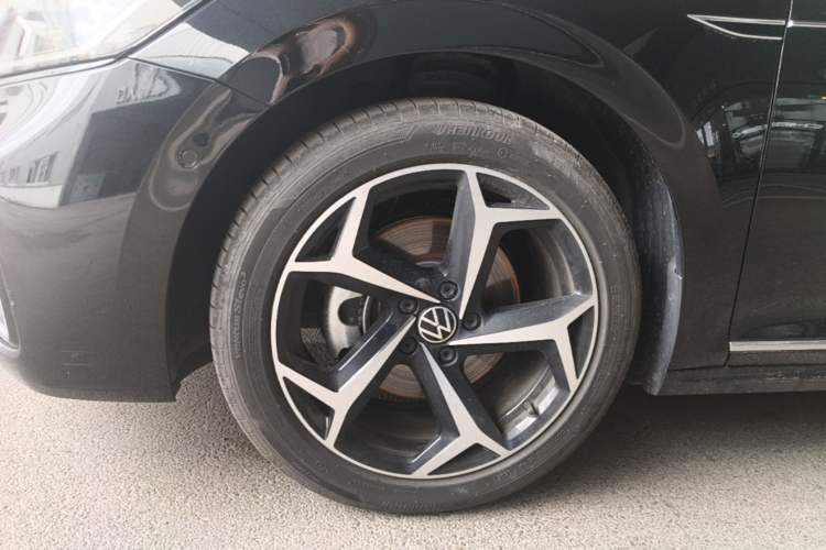 Used Volkswagen Passat 2025 Outstanding Model 380TSI Starry Dragon Glorious Edition Left Front Wheel Hub