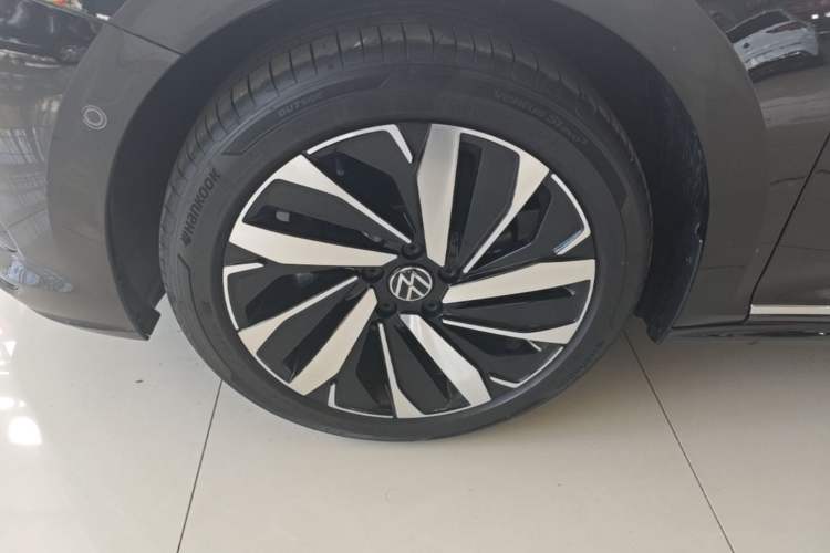 Used Volkswagen Passat 2025 Outstanding Model 380TSI Dragon Glory Edition Left Front Wheel Hub