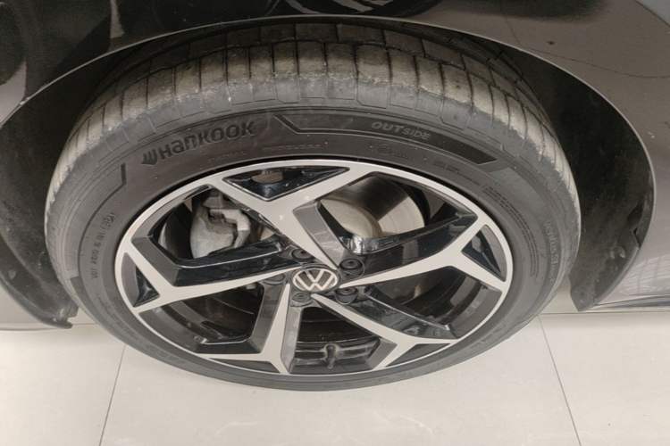 Used Volkswagen Passat 2025 Outstanding Model 380TSI Starry Dragon Edition Left Front Wheel Hub