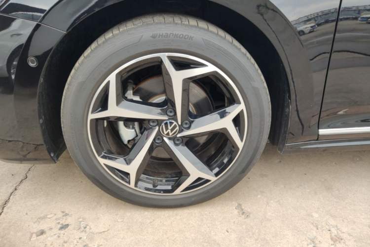 Used Volkswagen Passat 2025 Outstanding Model 380TSI Starry Dragon Glorious Edition Left Front Wheel Hub