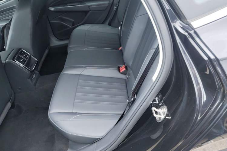 Used Volkswagen Passat 2025 Outstanding Model 280TSI Business Edition Left Rear Seat