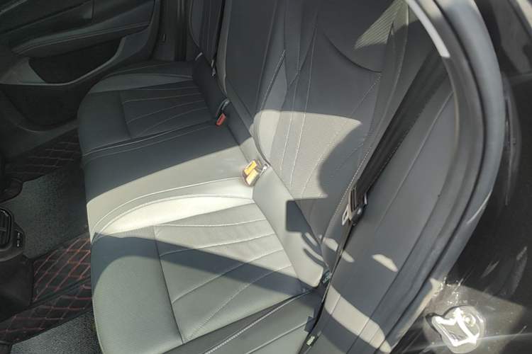 Used Volkswagen Passat 2025 Pro 380TSI Starry Dragon Edition Left Rear Seat
