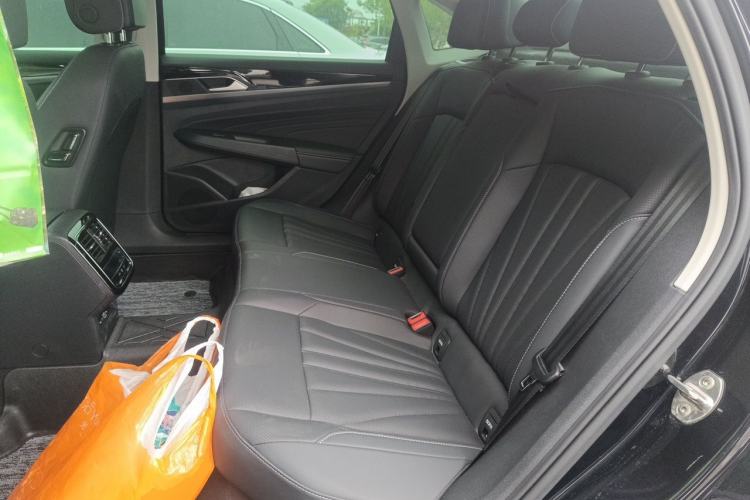 Used Volkswagen Passat 2025 Outstanding Model 330TSI Starry Elite Edition Left Rear Seat