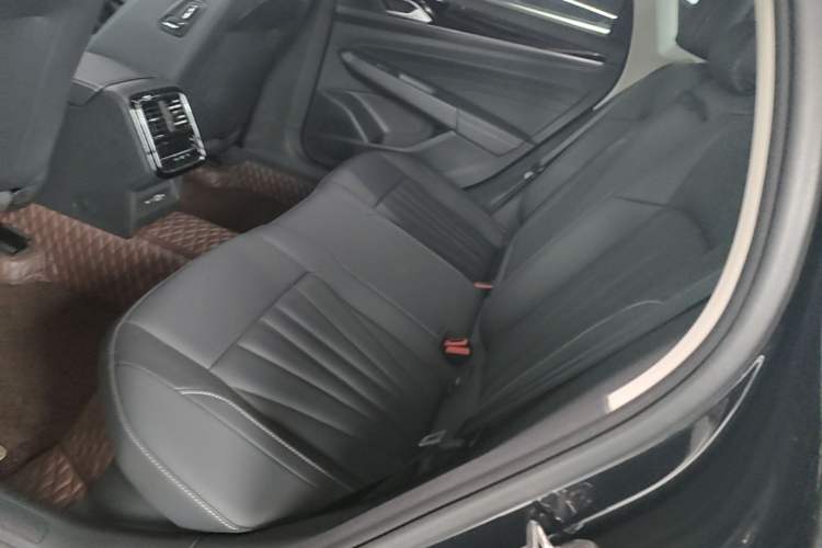 Used Volkswagen Passat 2025 Outstanding Model 380TSI Starry Dragon Edition Left Rear Seat