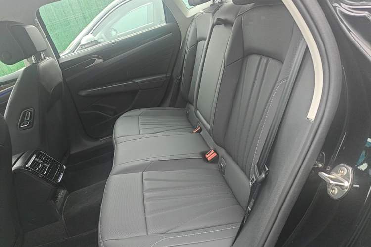 Used Volkswagen Passat 2025 Outstanding Model 380TSI Starry Dragon Glorious Edition Left Rear Seat