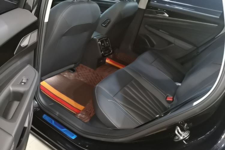 Used Volkswagen Passat 2025 Outstanding Model 330TSI Starry Elite Edition Left Rear Seat