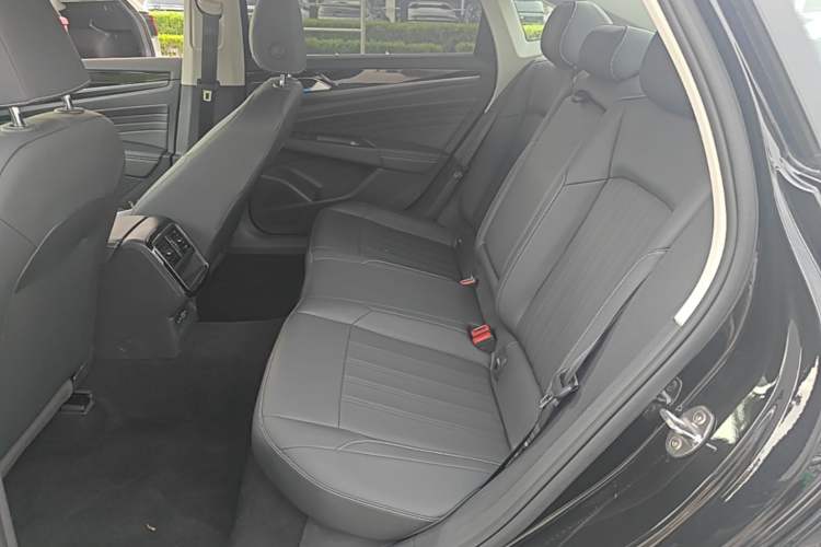 Used Volkswagen Passat 2025 Outstanding Model 280TSI Business Edition Left Rear Seat