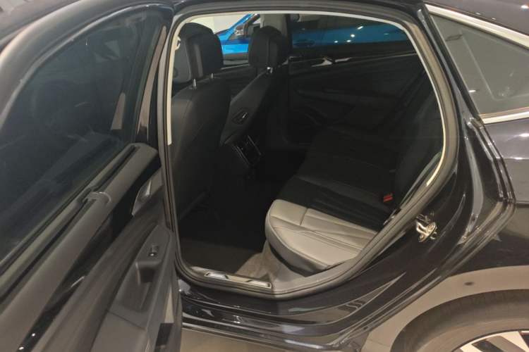 Used Volkswagen Passat 2025 Outstanding Model 380TSI Dragon Glory Edition Left Rear Seat