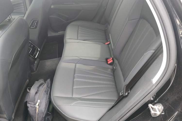 Used Volkswagen Passat 2025 Outstanding Model 380TSI Starry Dragon Glorious Edition Left Rear Seat