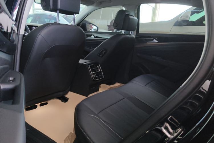 Used Volkswagen Passat 2025 Outstanding Model 380TSI Starry Dragon Edition Left Rear Seat
