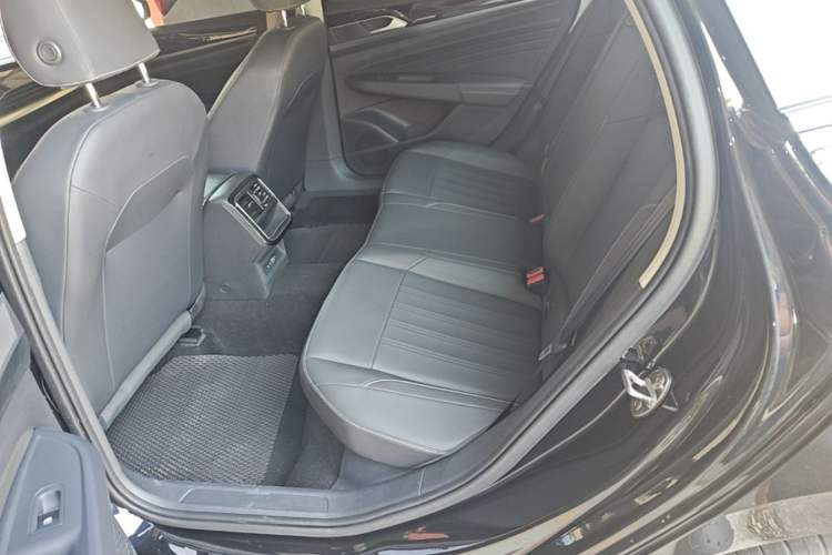 Used Volkswagen Passat 2025 Outstanding Model 280TSI Business Edition Left Rear Seat