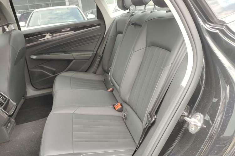 Used Volkswagen Passat 2025 Outstanding Model 280TSI Business Edition Left Rear Seat