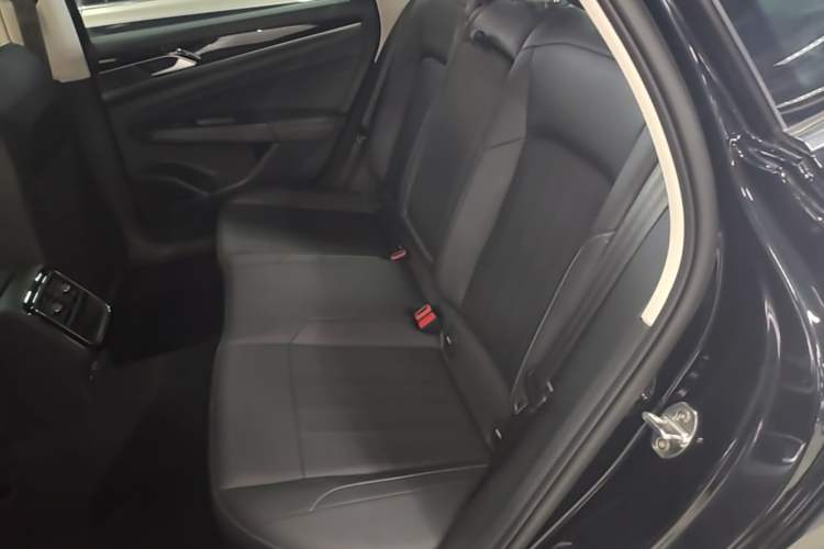 Used Volkswagen Passat 2025 Outstanding Model 280TSI Business Edition Left Rear Seat