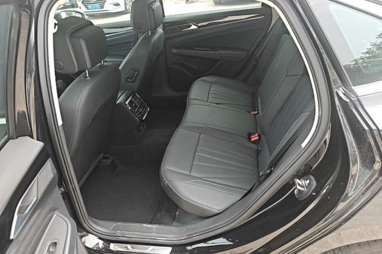 Used Volkswagen Passat 2025 Premium Version 380TSI Dragon Edition Left Rear Seat