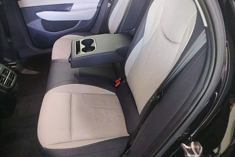Used Volkswagen Passat 2025 Pro 380TSI Dragon Glory Edition Left Rear Seat