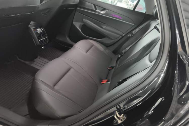 Used Volkswagen Passat 2025 Pro 380TSI Starry Dragon Edition Left Rear Seat