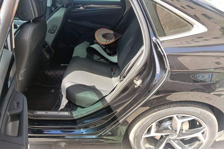 Used Volkswagen Passat 2025 Outstanding Model 380TSI Starry Dragon Glorious Edition Left Rear Seat