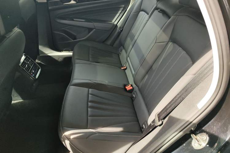 Used Volkswagen Passat 2025 Outstanding Model 380TSI Dragon Glory Edition Left Rear Seat