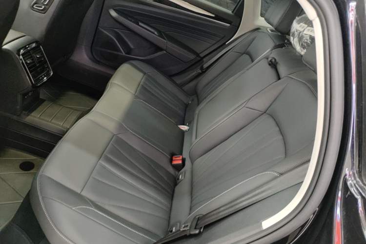 Used Volkswagen Passat 2025 Outstanding Model 380TSI Starry Dragon Edition Left Rear Seat