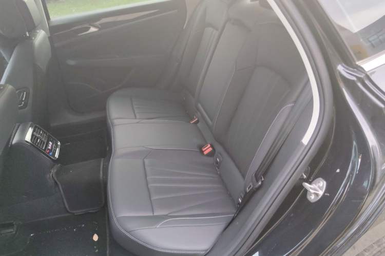 Used Volkswagen Passat 2025 Premium Version 380TSI Dragon Edition Left Rear Seat
