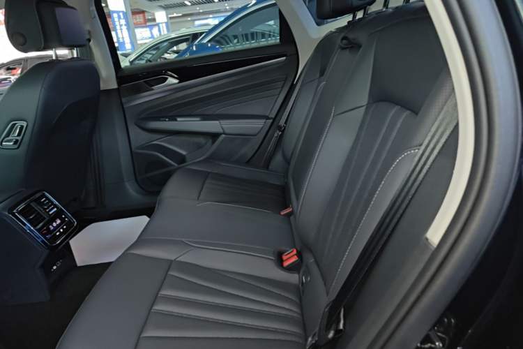 Used Volkswagen Passat 2025 Premium Version 380TSI Dragon Edition Left Rear Seat