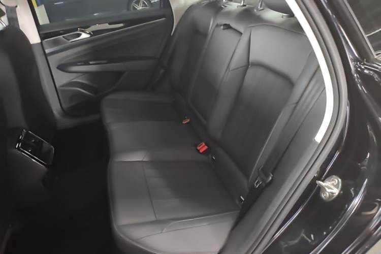 Used Volkswagen Passat 2025 Outstanding Model 280TSI Business Edition Left Rear Seat