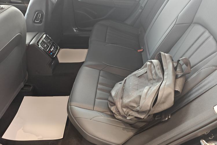 Used Volkswagen Passat 2025 Outstanding Model 380TSI Starry Dragon Edition Left Rear Seat