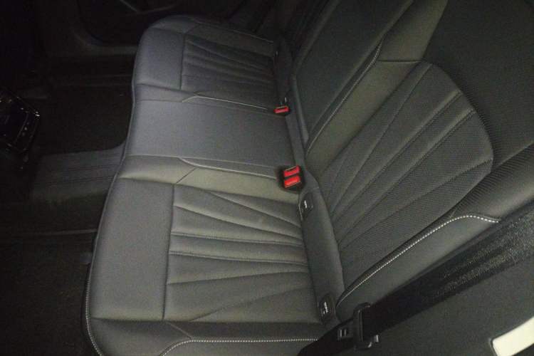 Used Volkswagen Passat 2025 Outstanding Model 330TSI Starry Elite Edition Left Rear Seat