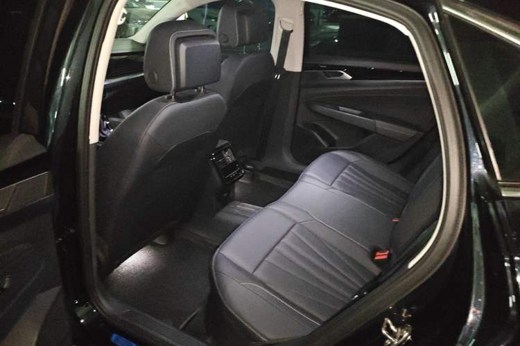 Used Volkswagen Passat 2025 Outstanding Model 330TSI Starry Elite Edition Left Rear Seat
