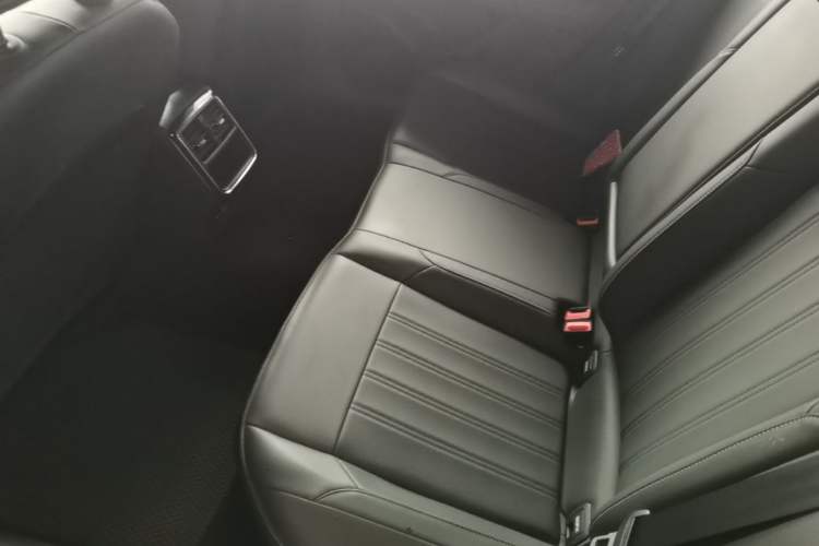 Used Volkswagen Passat 2025 Outstanding Model 280TSI Business Edition Left Rear Seat
