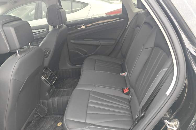Used Volkswagen Passat 2025 Outstanding Model 380TSI Dragon Glory Edition Left Rear Seat