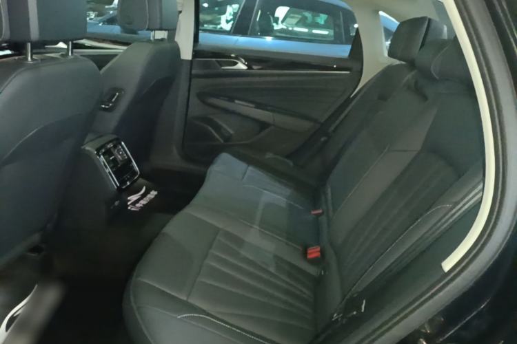 Used Volkswagen Passat 2025 Outstanding Model 330TSI Starry Elite Edition Left Rear Seat