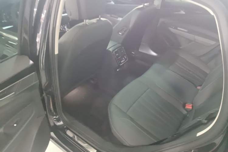 Used Volkswagen Passat 2025 Premium Version 380TSI Dragon Edition Left Rear Seat